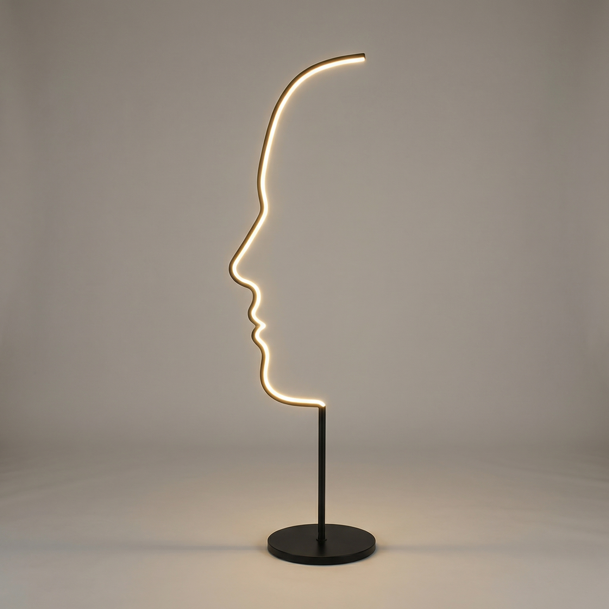 Lampadaire sculptural visage